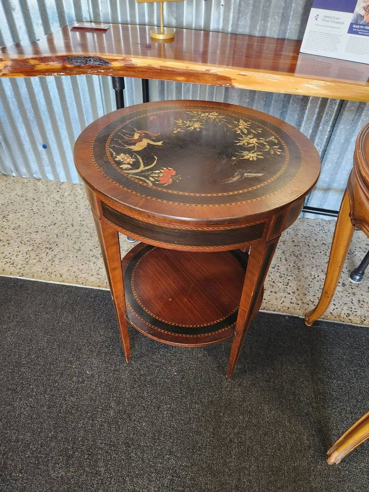 20" Round End Table