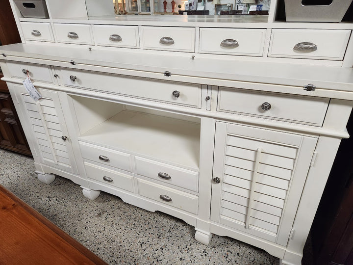 China Cabinet With Mirror/Hutch With Light
