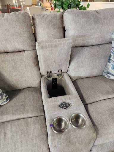 Love Seat Double Recliner w. Center Console