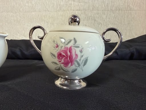 Cream And Sugar W Lid China