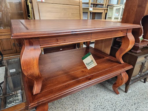 Bassett Coffee Table Pine