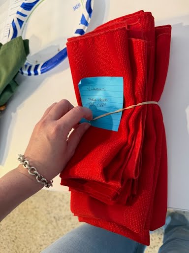 4 Napkins& Table cloths Home Item