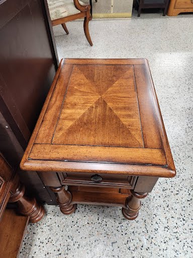 Haverty's End Table Slim Single Drawer
