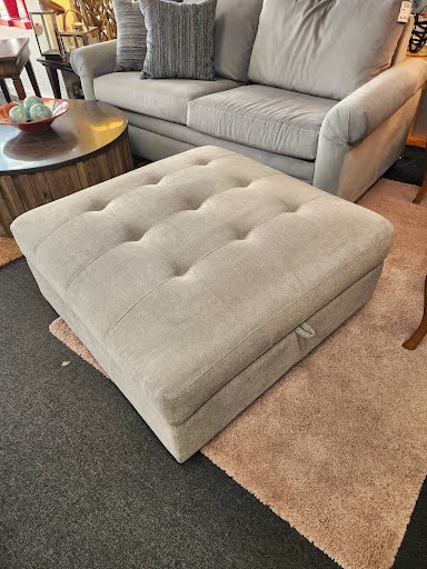 Thomasville Tufted Storage Ottoman
