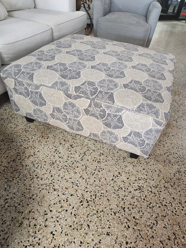 Rooms to Go Ottoman