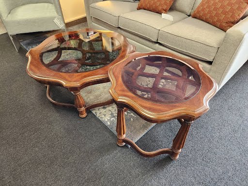 35R" Glass Insert Coffee Table