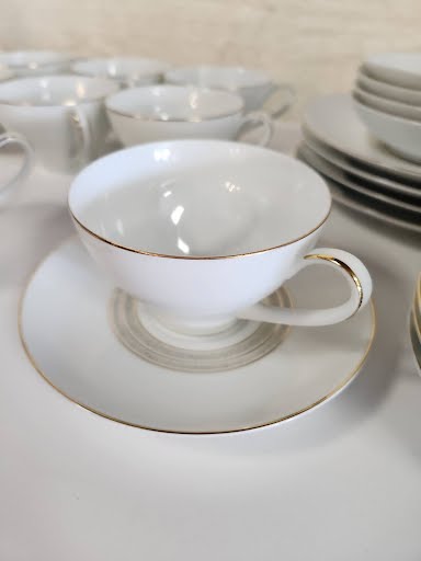 34 Pieces Noritake China Samara Pattern