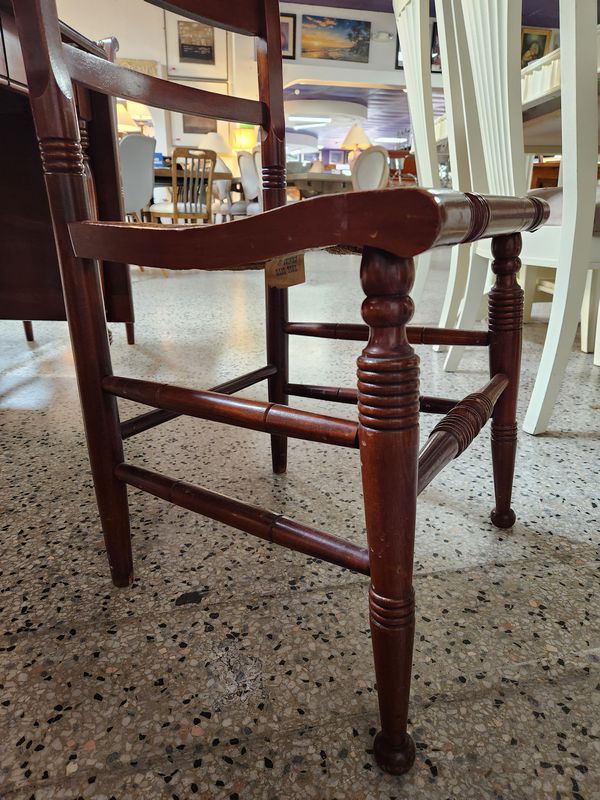 Willett Wildwood Antique Cherry Wood Dining Set