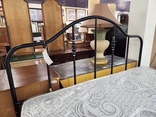 Black Metal Queen Bed