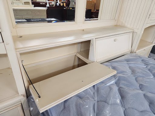 WYNWOOD 127W" Farmhouse Queen Bed