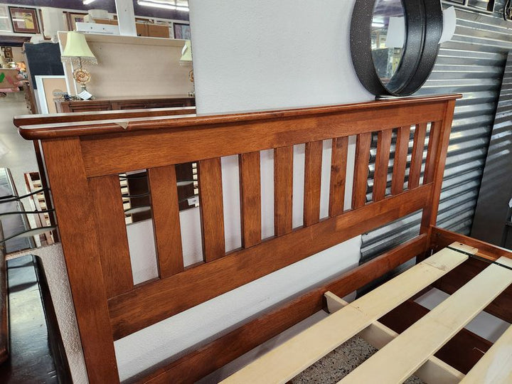 4 Drawer Panel Queen Platform Bed