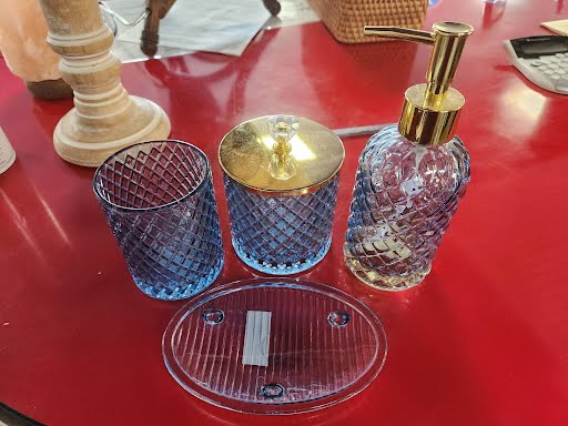 4 piece bath accessories