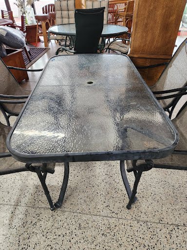 Outdoor Set Metal & Glass w. Four Chairs