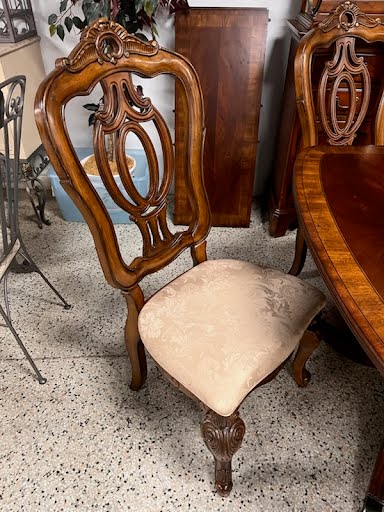 Thomasville Dining Set w. 6 Chairs