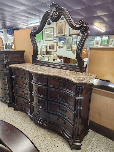 HAVERTY'S Dark Wood Bed Set KING 4 Pieces