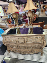 Jeffco Bombay Chest