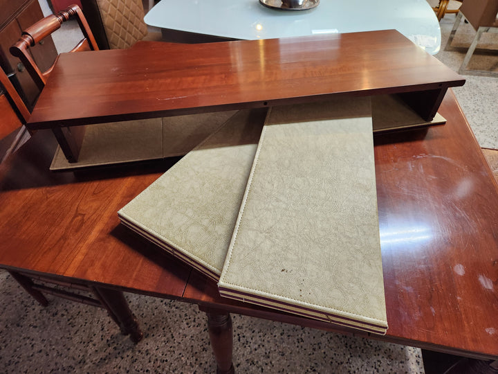 Willett Wildwood Antique Cherry Wood Dining Set