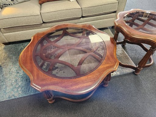 35R" Glass Insert Coffee Table