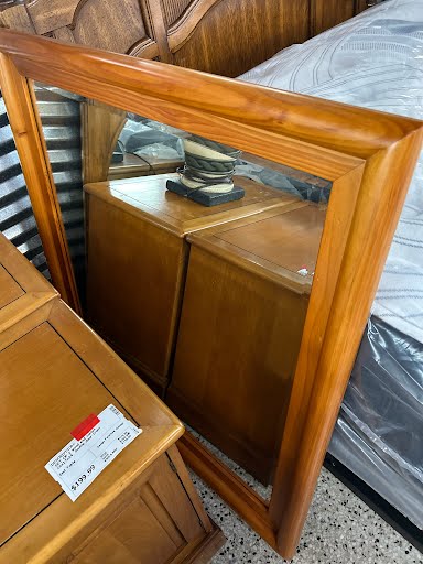 Raymond & Flanigan Dresser w. Mirror