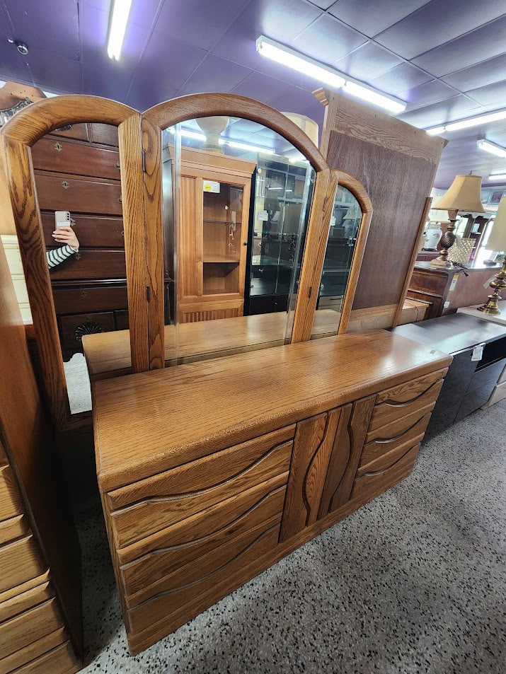Dresser