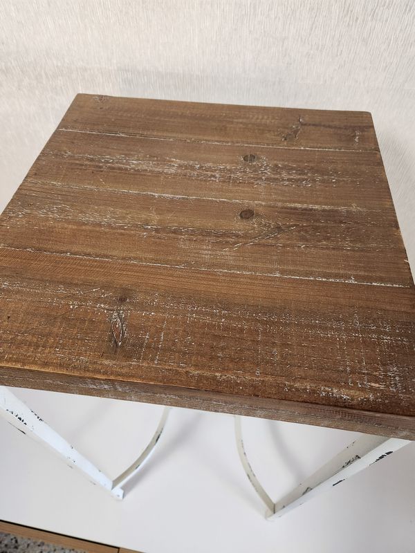 Light Wood Top Pedestal