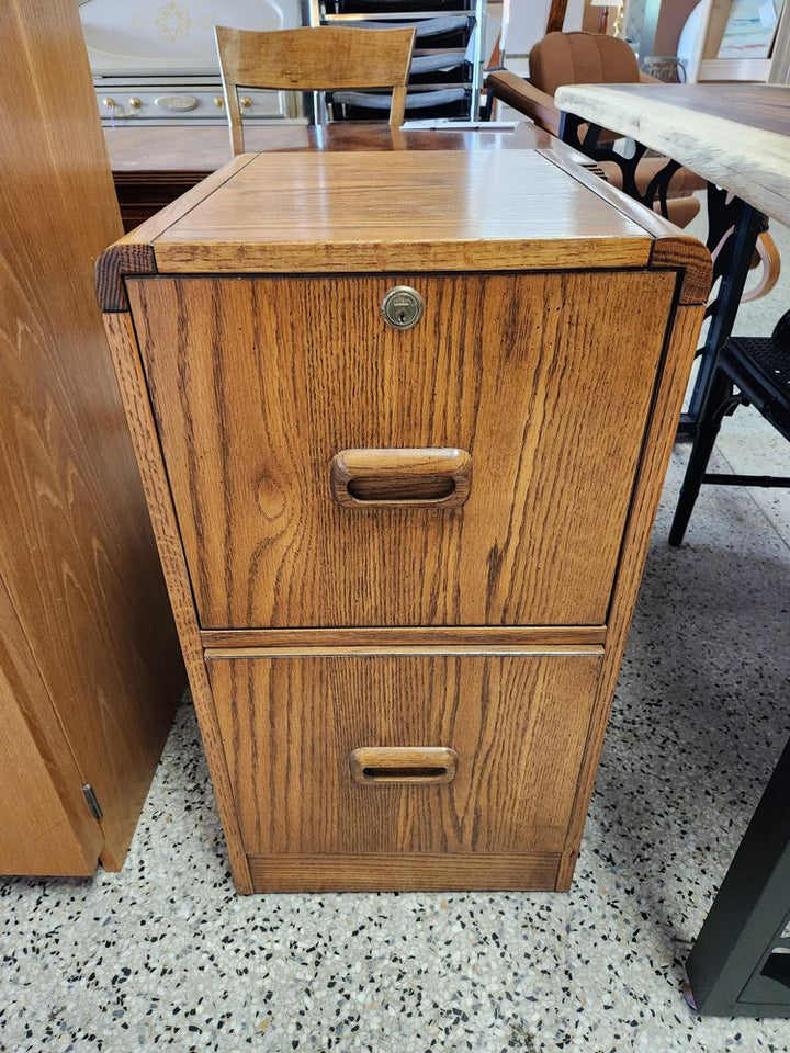 Oak File Cabinet (NO KEY)