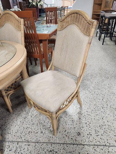 44" Round Wood/Glass Dining Set w.Four Chairs