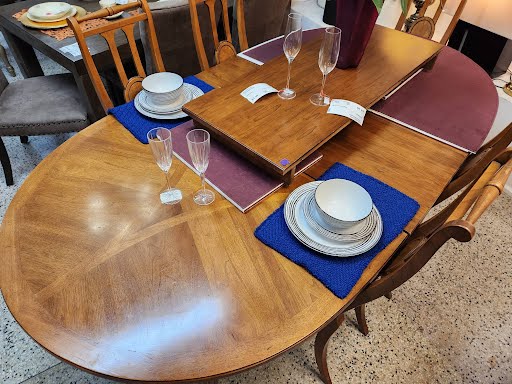 72x44" French Provencial Dining Set