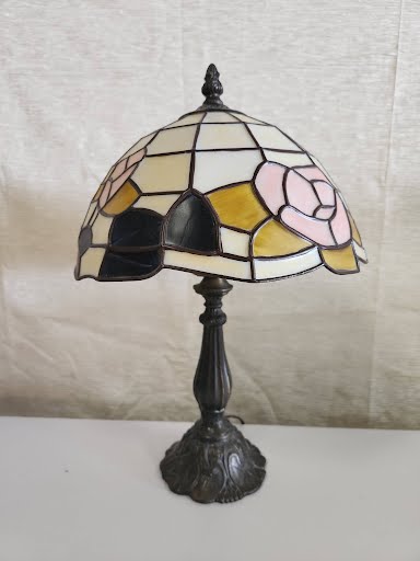 15" Tiffany-Style Table Lamp
