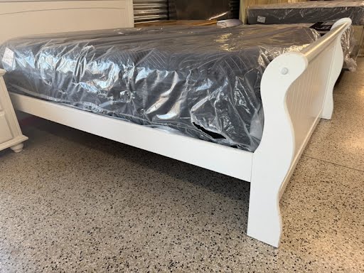 5 PC Queen White Cottage Set