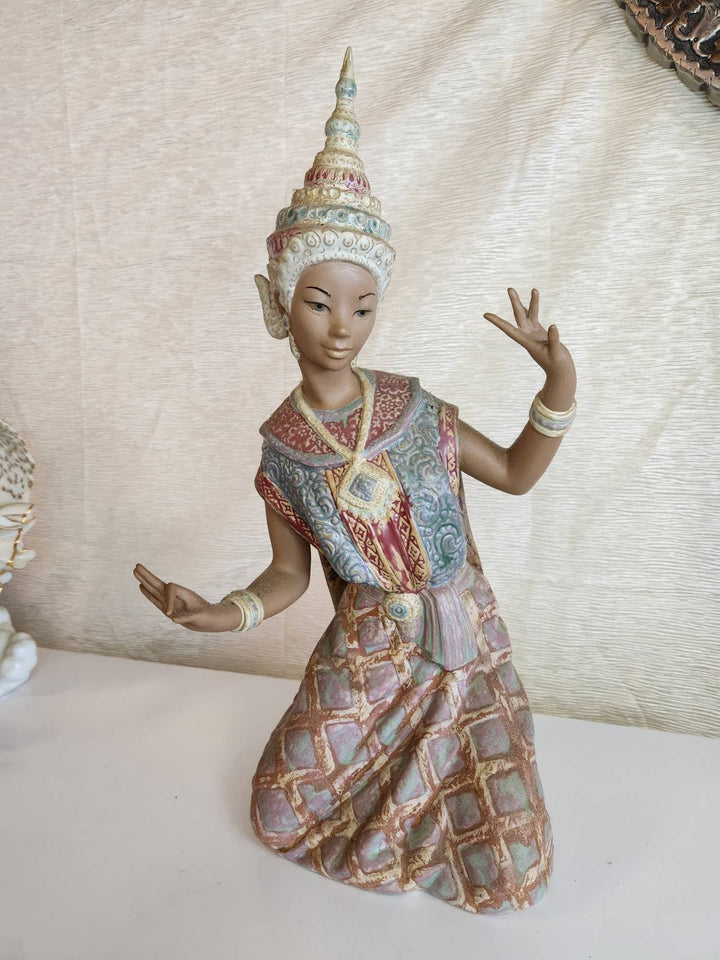 Lladró Figurine Thai Dancer Gres