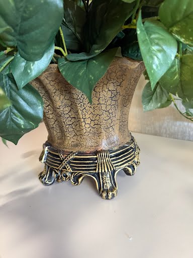 Beige Crackle Base Greenery