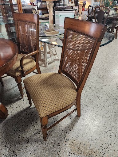 54" Round Dining Set w. 6 Chairs