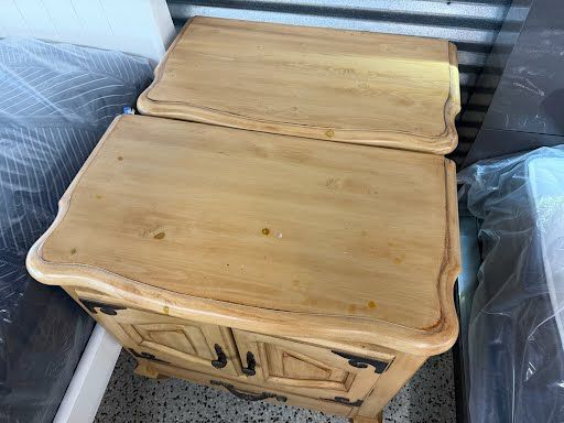 Scrolled Iron Accents Bed Set