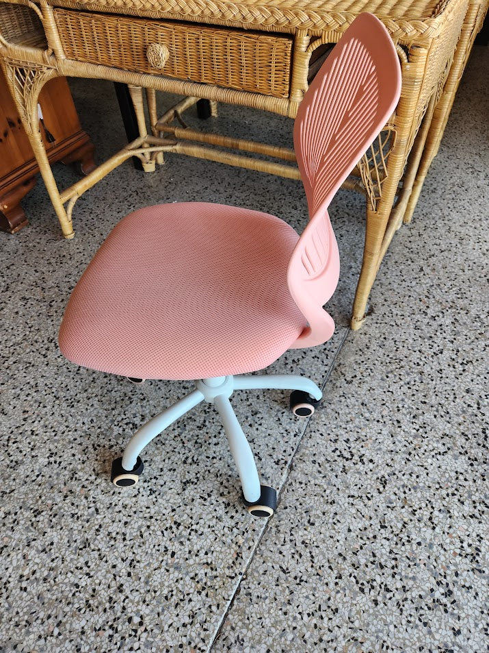 Pink/White Desk Chair