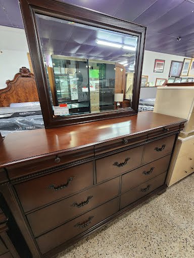 Dresser