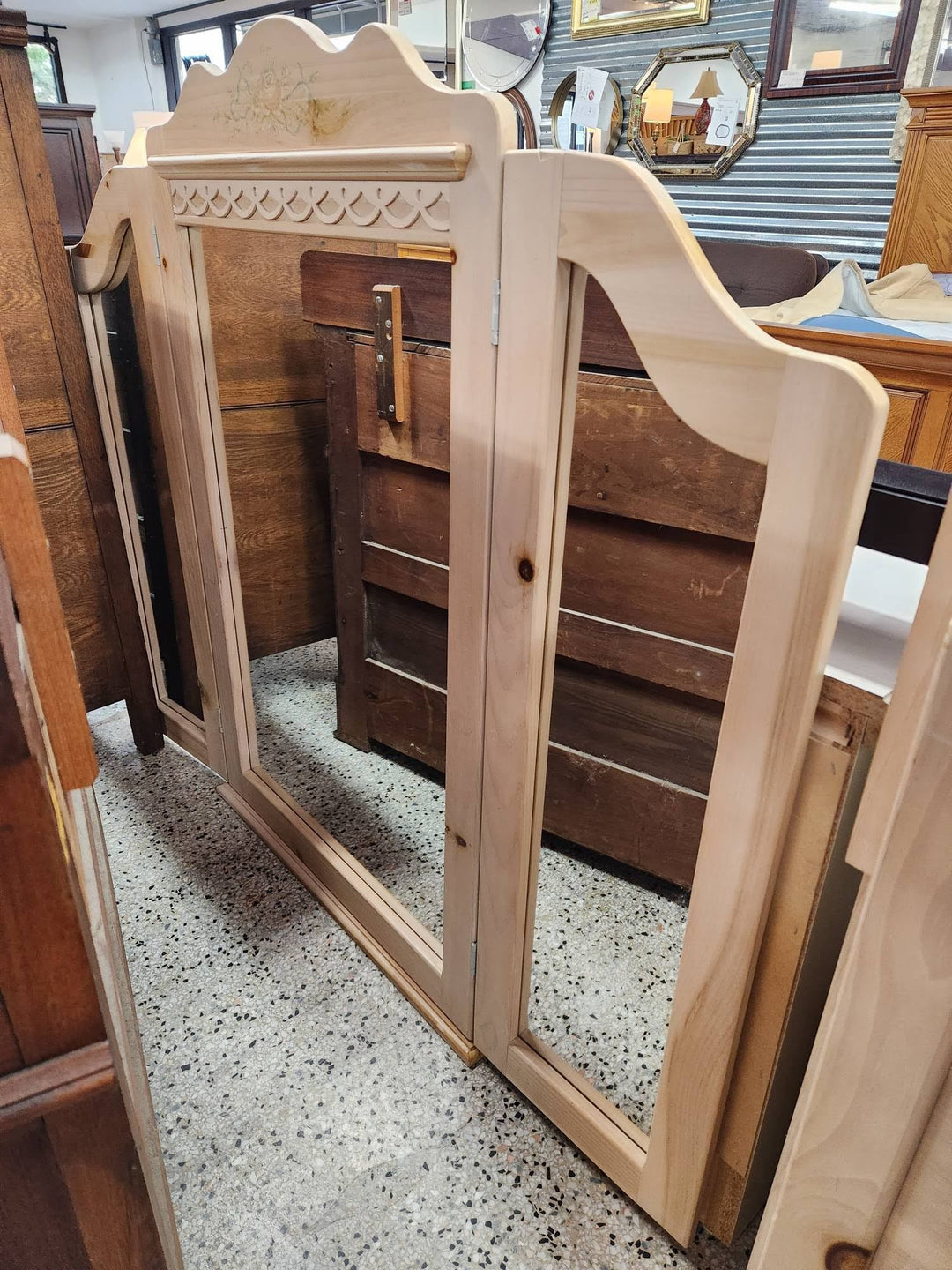 Pickled Oak Dresser w. Mirror