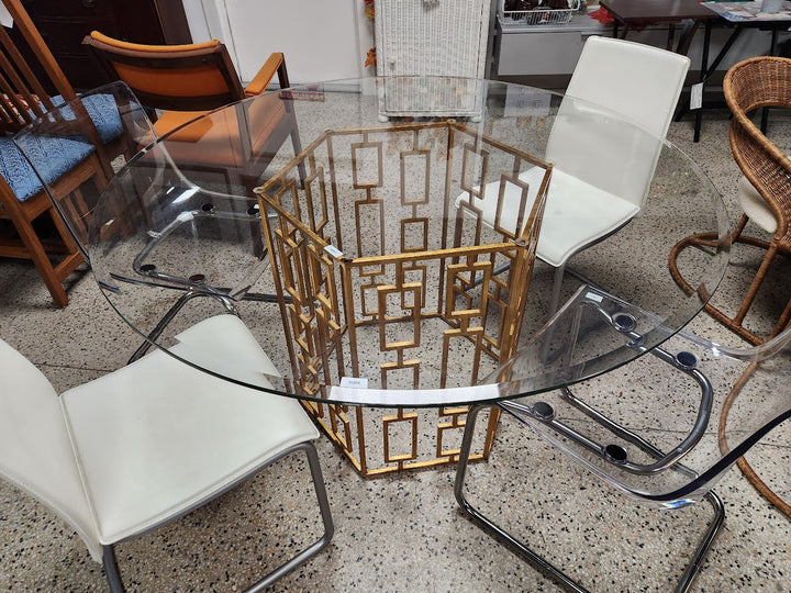 54" Round Safavieh Dining Table