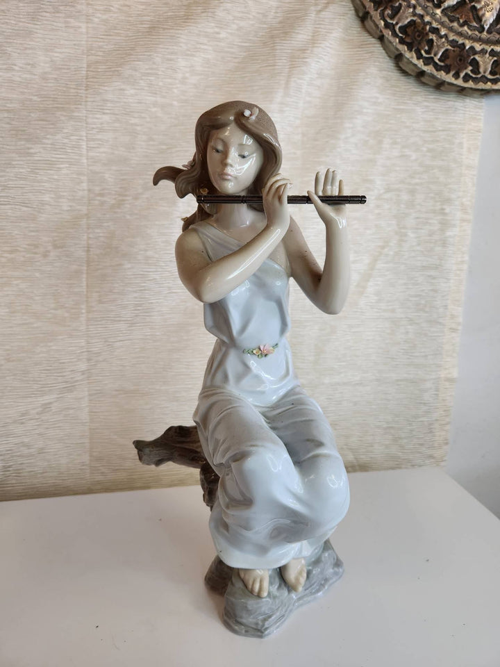 Lladro "A Graceful Tune"