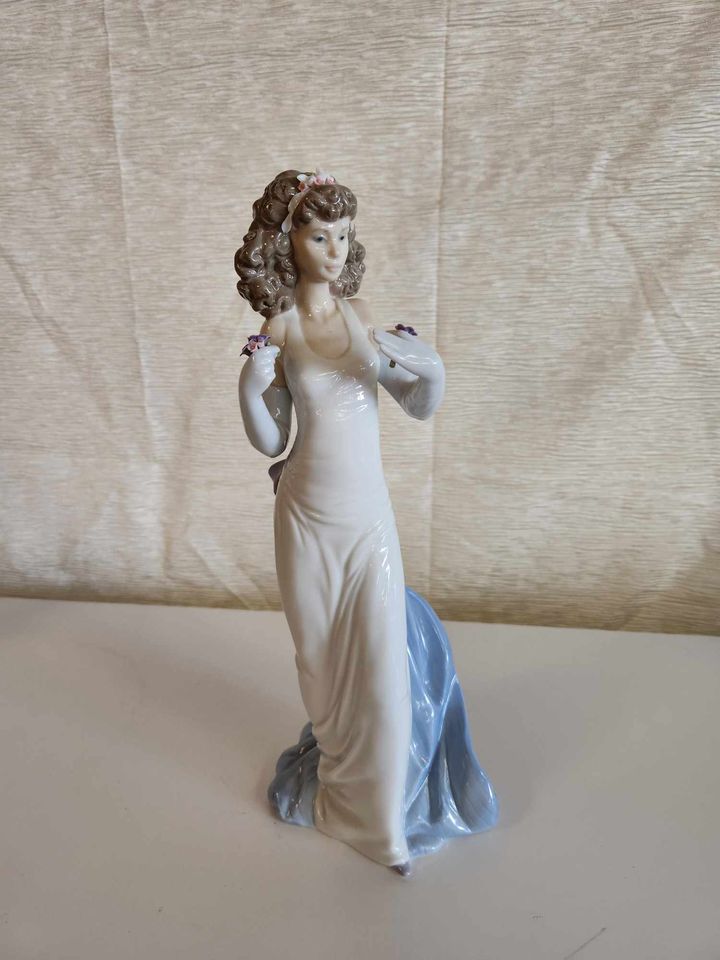 Figurine-“Anticipation” by Lladro, 1999