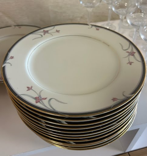 SET OF 4-Dinner Plates Mikasa "Floradora" China