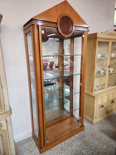 Hickory White Genesis Collection Biedermeier Style Curio Cabinet Display Hutch