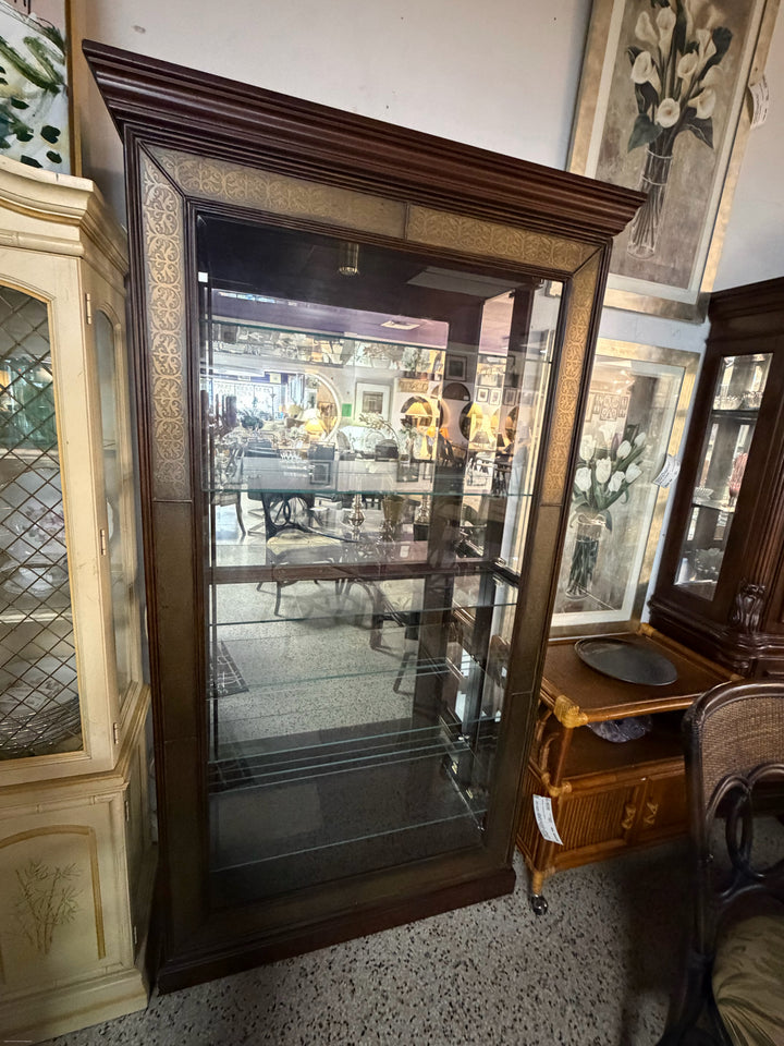 pulaski Two-Way Sliding Door Curio