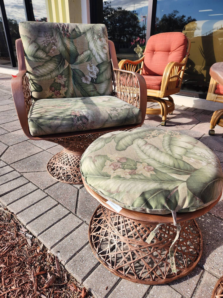 Outdoor Chair Fiberglass w. Ottoman