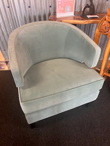 Matter Brothers Furniture Barrel Chair