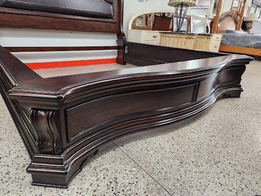 HAVERTY'S Dark Wood Bed Set KING 4 Pieces