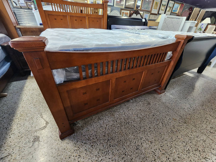 Queen Bed w/ Night Stand
