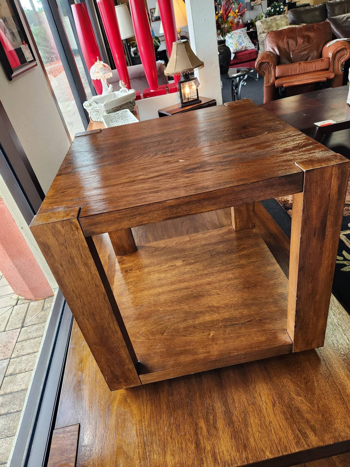 Crate & Barrel End Table 24x24