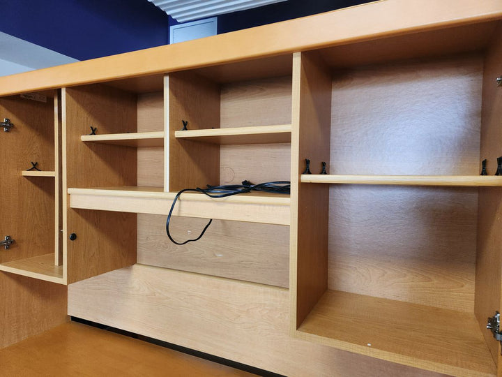 Maple Desk With Hutch