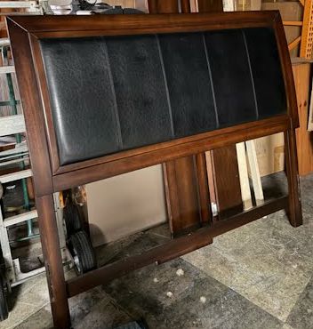 DK Wood/Leather Queen Bed